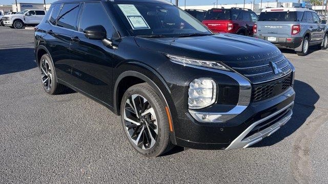 2023 Mitsubishi Outlander SE
