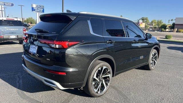 2023 Mitsubishi Outlander SE