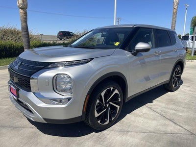 Photo of a 2024 Mitsubishi Outlander AWD SE 4DR SUV for sale