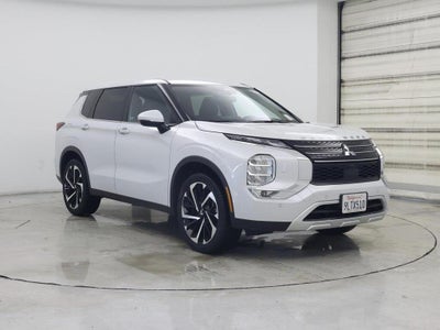 Photo of a 2024 Mitsubishi Outlander AWD SE 4DR SUV for sale