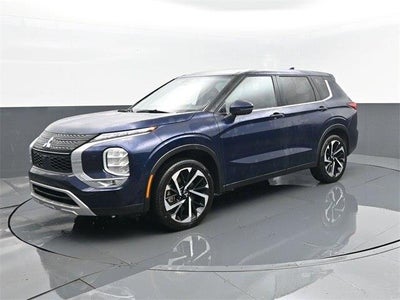 Photo of a 2024 Mitsubishi Outlander AWD SE 4DR SUV for sale