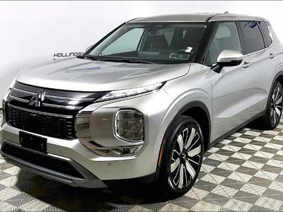 Photo of a 2025 Mitsubishi Outlander AWD SE 4DR SUV for sale