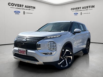 Photo of a 2024 Mitsubishi Outlander AWD SE 4DR SUV for sale