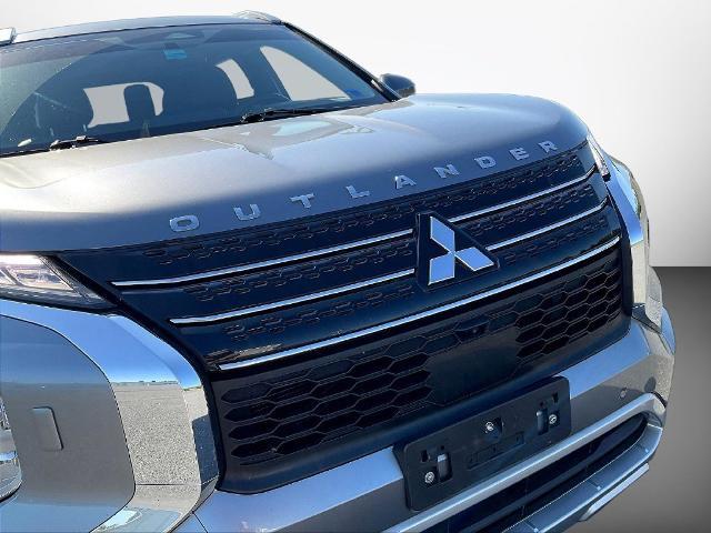 2022 Mitsubishi Outlander - $19,999