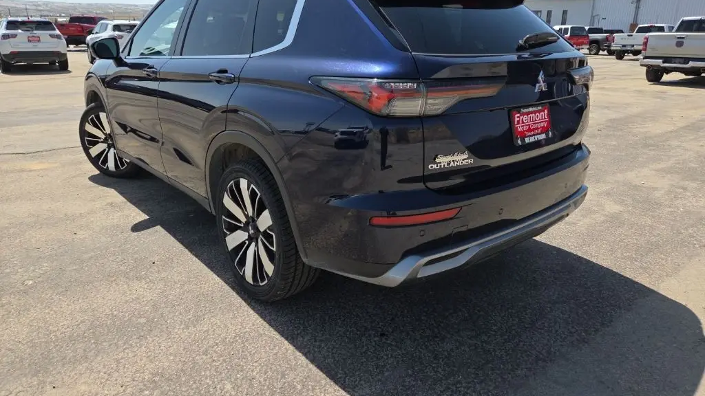 2025 Mitsubishi Outlander SE
