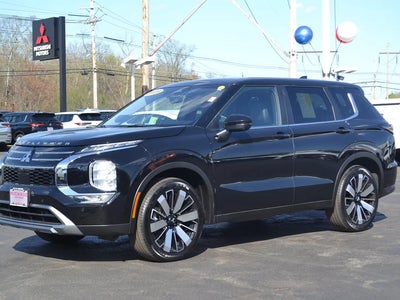 Photo of a 2025 Mitsubishi Outlander AWD SE 4DR SUV for sale