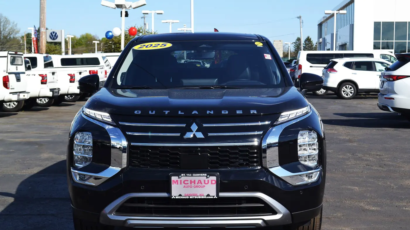 2025 Mitsubishi Outlander SE