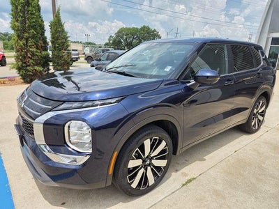 Photo of a 2025 Mitsubishi Outlander AWD SE 4DR SUV for sale