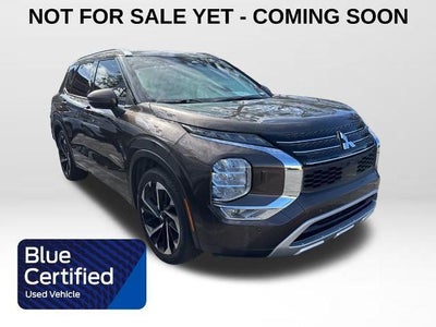 Photo of a 2022 Mitsubishi Outlander AWD SEL 4DR SUV for sale