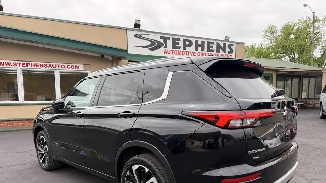 2023 Mitsubishi Outlander SE
