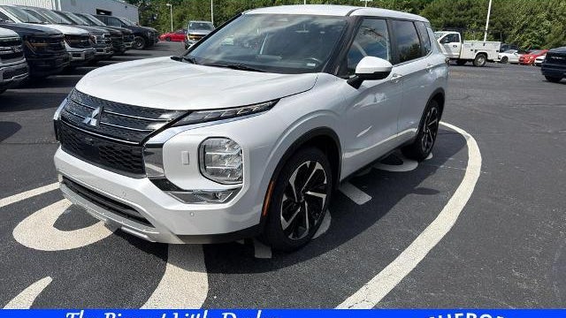 Preowned 2024 Mitsubishi Outlander SE for Sale