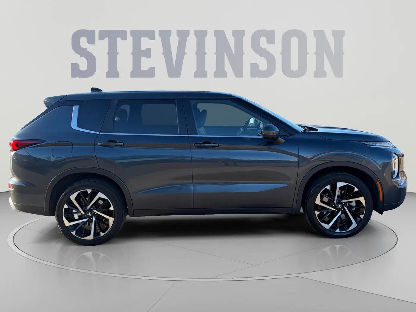 2024 Mitsubishi Outlander - $19,500