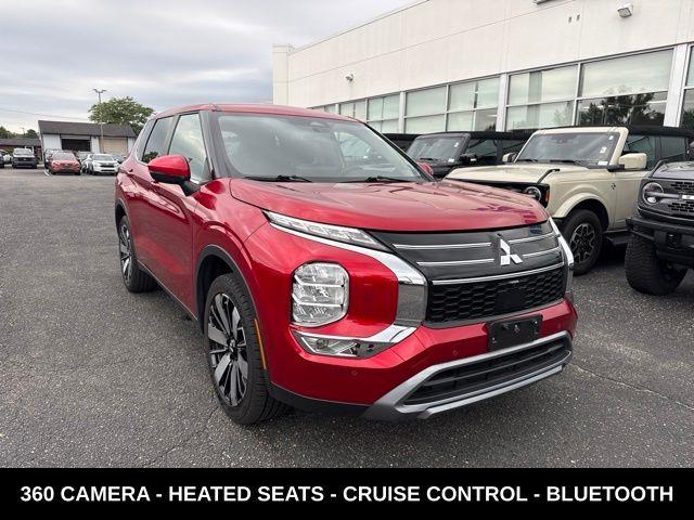 2025 Mitsubishi Outlander SE — photo 1 of 24
