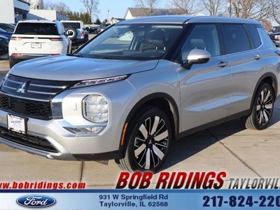 Photo of a 2025 Mitsubishi Outlander AWD SE 4DR SUV for sale