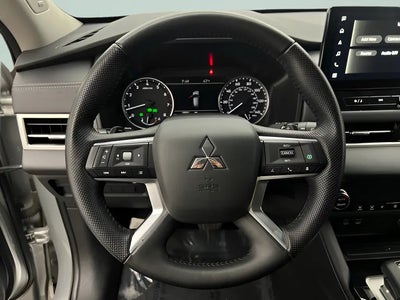 Photo of a 2025 Mitsubishi Outlander AWD SE 4DR SUV for sale