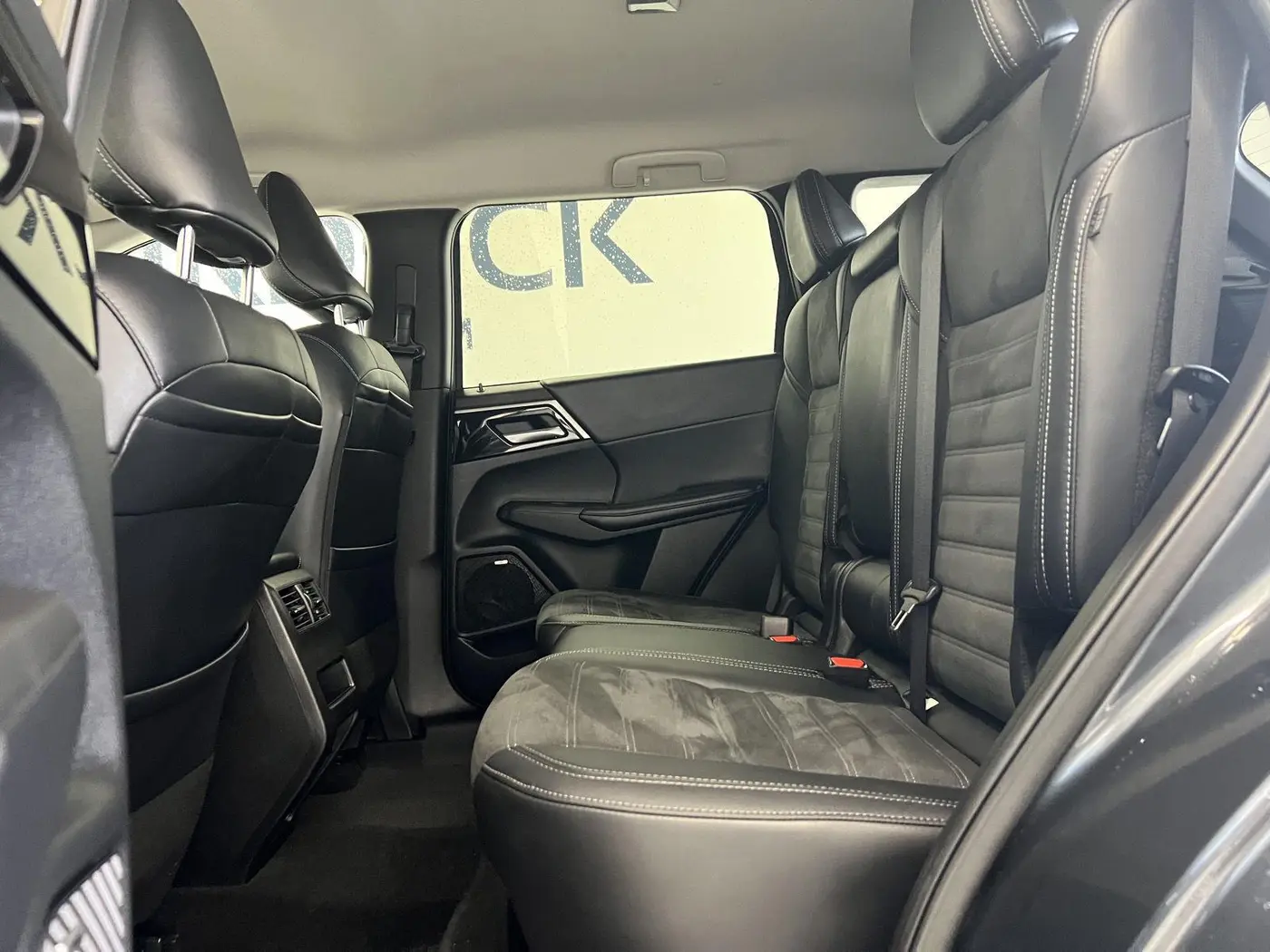 2025 Mitsubishi Outlander - $25,998