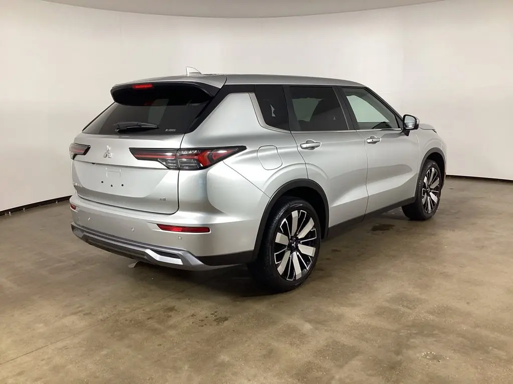 2025 Mitsubishi Outlander - $26,564