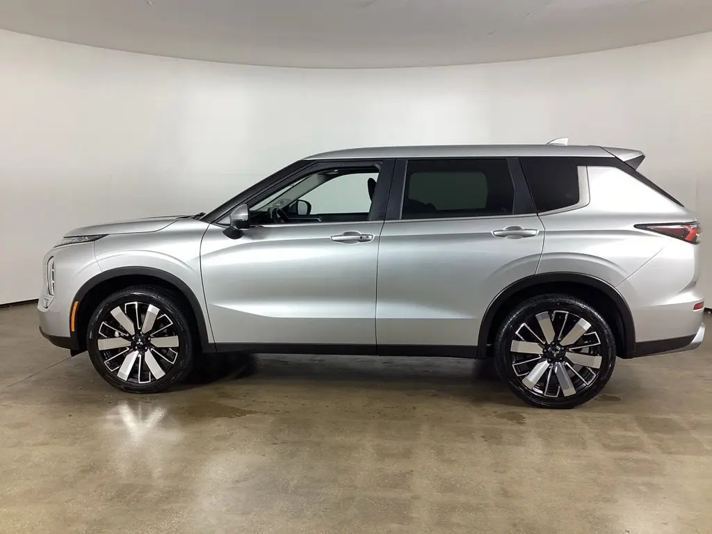 2025 Mitsubishi Outlander - $26,564
