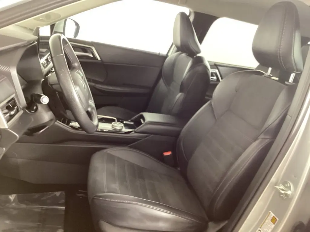 2025 Mitsubishi Outlander - $26,564
