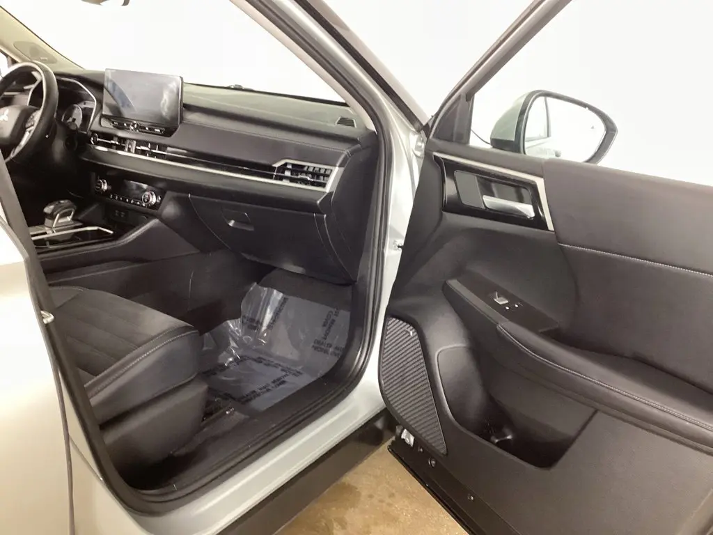 2025 Mitsubishi Outlander - $26,564