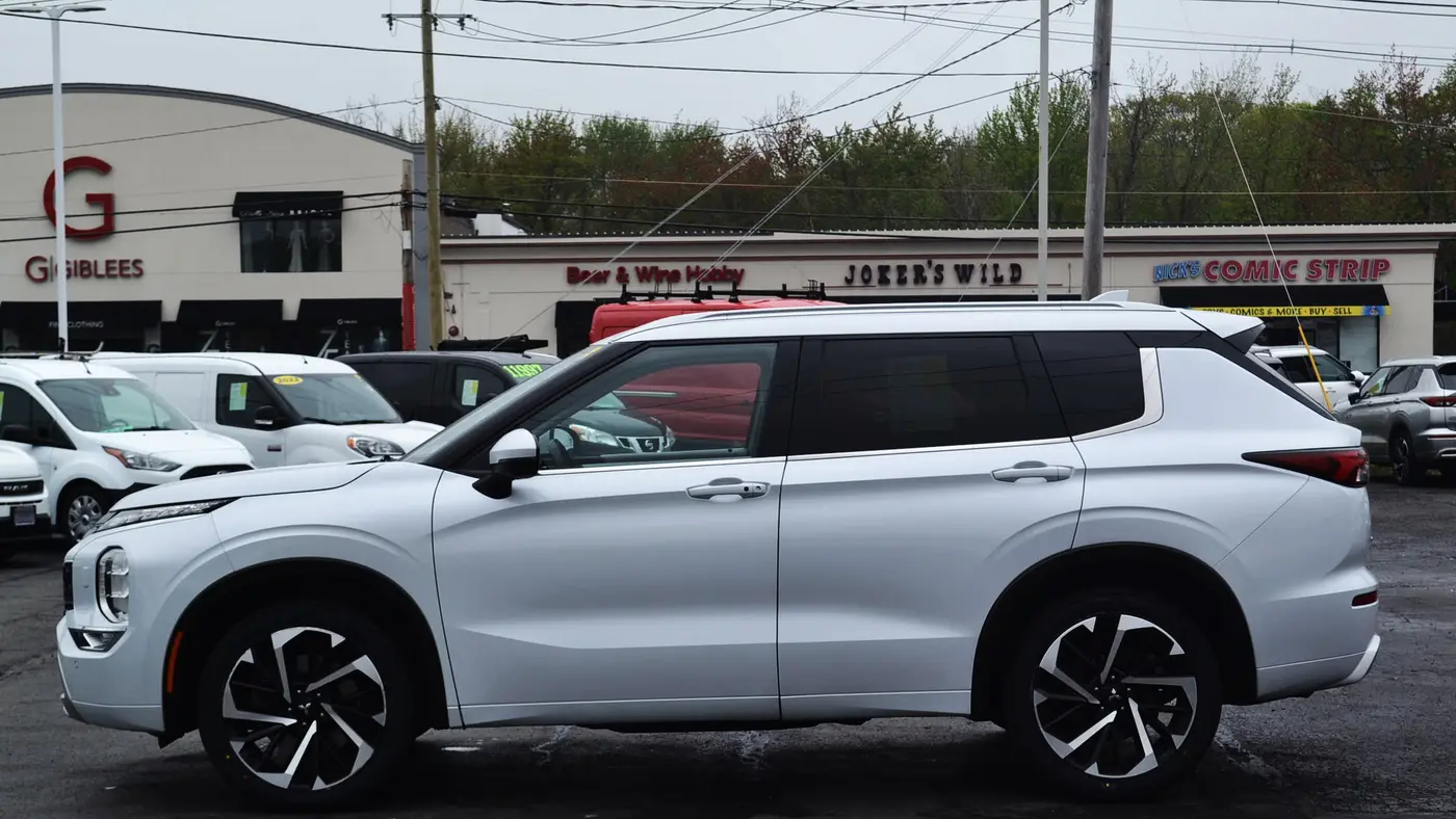 2024 Mitsubishi Outlander SEL