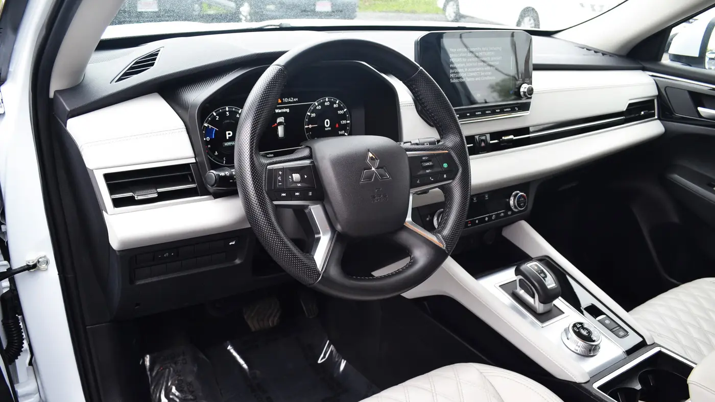 2024 Mitsubishi Outlander SEL