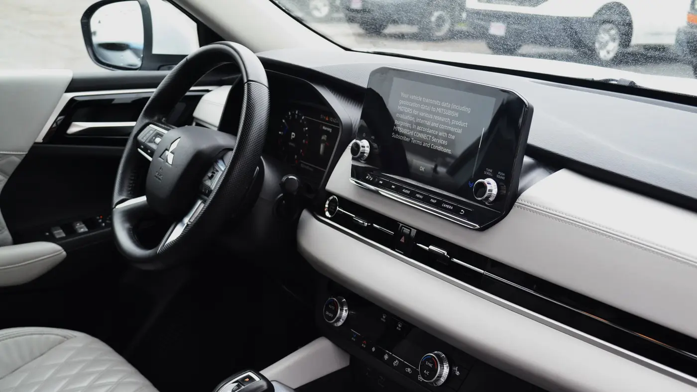 2024 Mitsubishi Outlander SEL