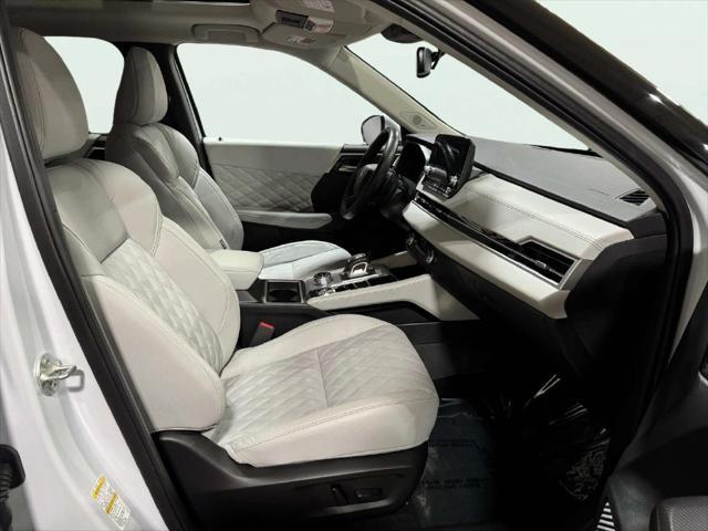 2024 Mitsubishi Outlander - $22,995
