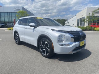 2024 Mitsubishi Outlander with Silver Exterior