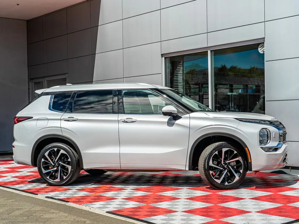 2024 Mitsubishi Outlander - $28,488
