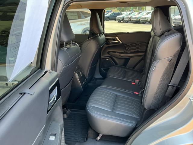 2025 Mitsubishi Outlander - $32,900