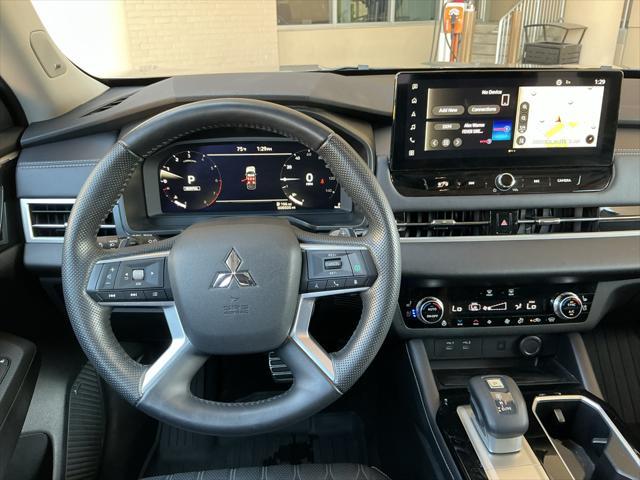 2025 Mitsubishi Outlander - $32,900