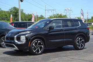 2024 Mitsubishi Outlander with Graphite Gray/Black Roof Exterior