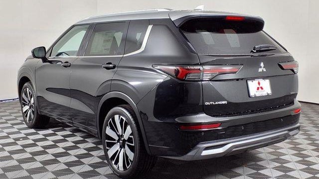 2025 Mitsubishi Outlander SEL Platinum Edition