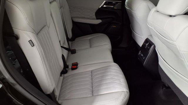 2025 Mitsubishi Outlander SEL Platinum Edition