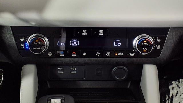 2025 Mitsubishi Outlander SEL Platinum Edition