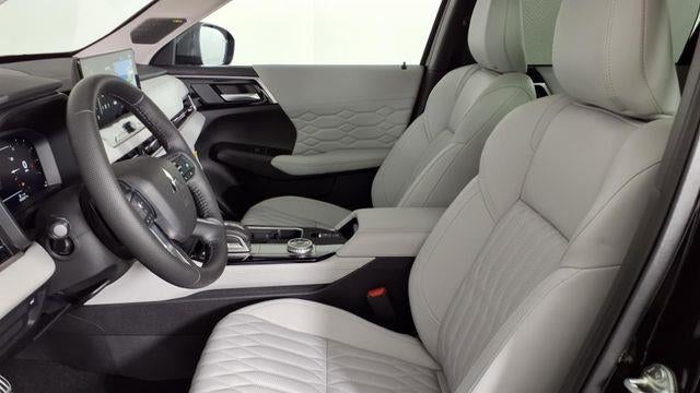2025 Mitsubishi Outlander SEL Platinum Edition