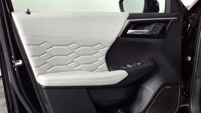2025 Mitsubishi Outlander SEL Platinum Edition