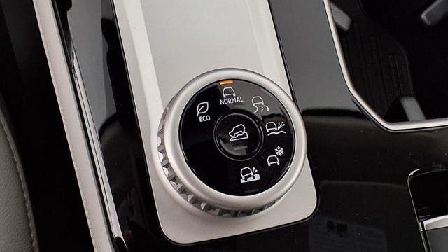 2025 Mitsubishi Outlander SEL Platinum Edition
