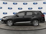 2019 Outlander Thumbnail 3