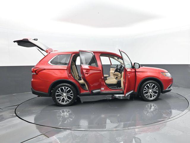 2018 Mitsubishi Outlander - $13,998