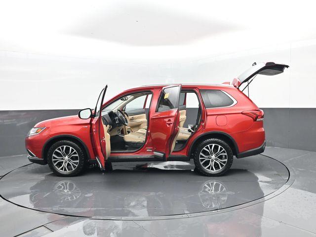 2018 Mitsubishi Outlander - $13,998