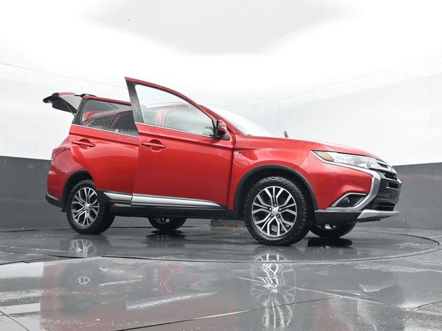2018 Mitsubishi Outlander - $13,998