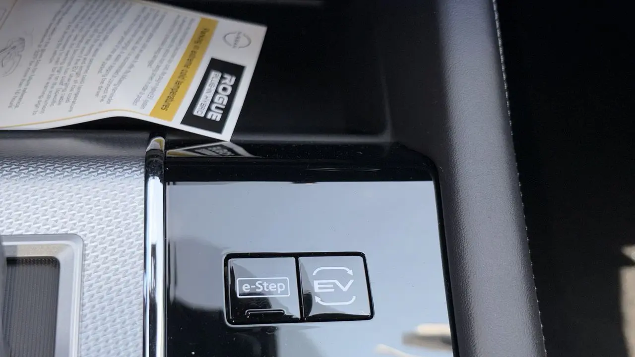 2026 Nissan Rogue Plug-in Hybrid Platinum