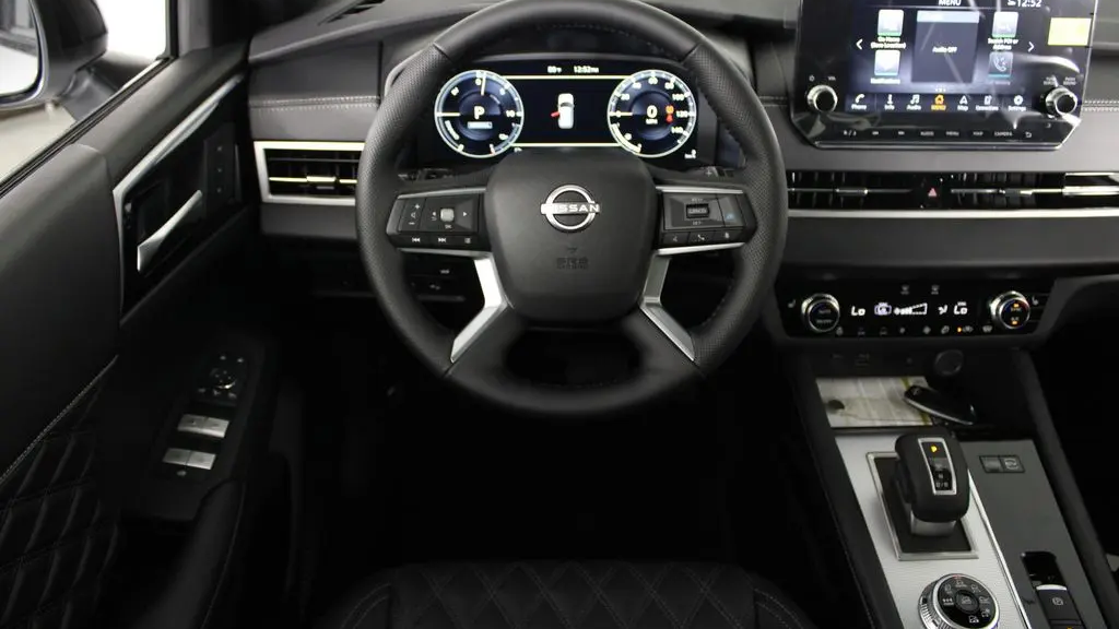 2026 Nissan Rogue Plug-in Hybrid Platinum