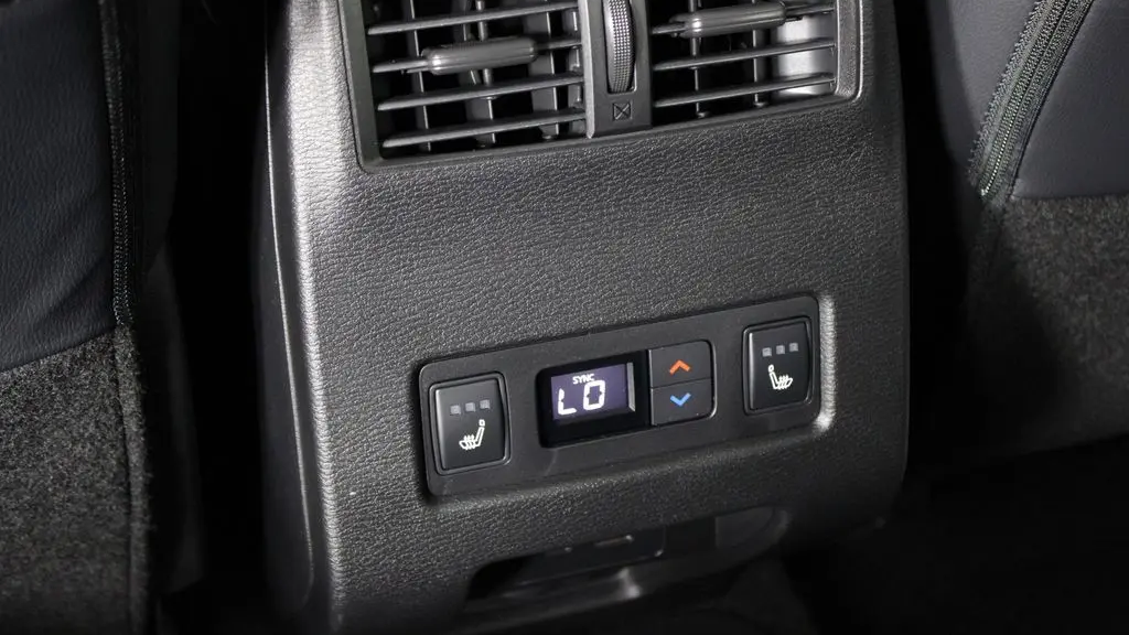 2026 Nissan Rogue Plug-in Hybrid Platinum