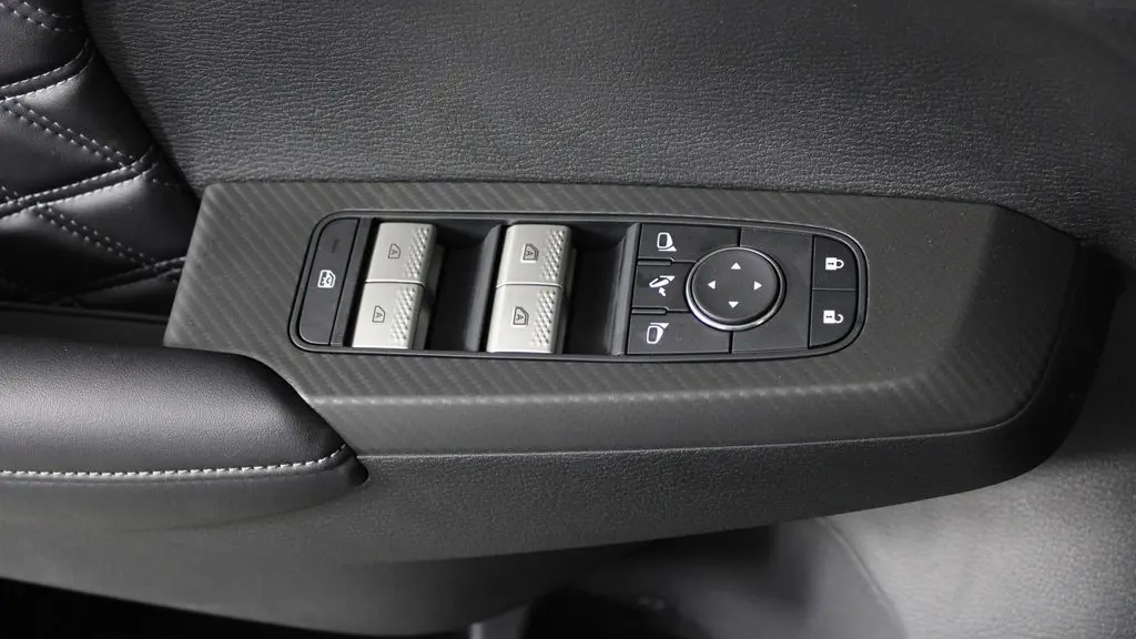 2026 Nissan Rogue Plug-in Hybrid Platinum