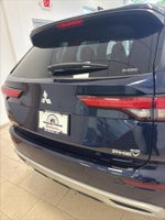 2023 Outlander PHEV Thumbnail 4