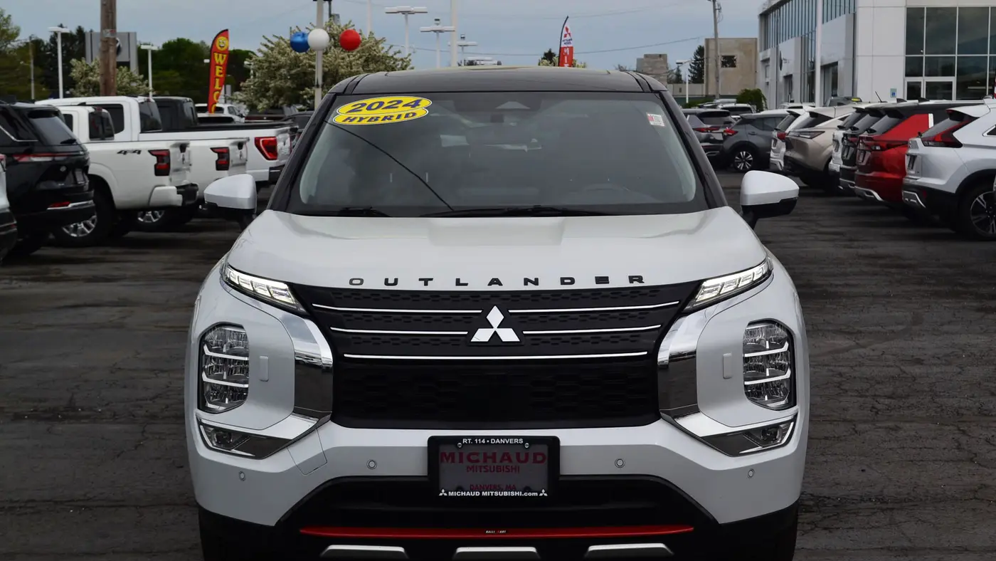 2024 Mitsubishi Outlander PHEV SE