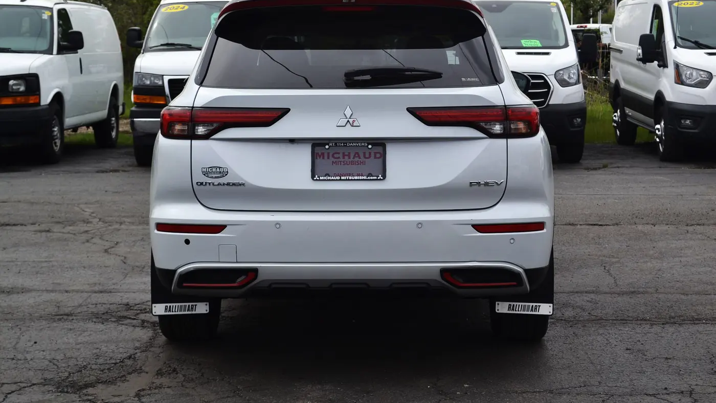 2024 Mitsubishi Outlander PHEV SE